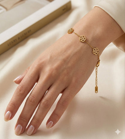 Camellia Bloom Bracelet - Gold