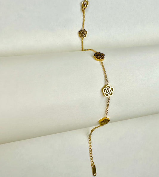 Camellia Bloom Bracelet - Gold