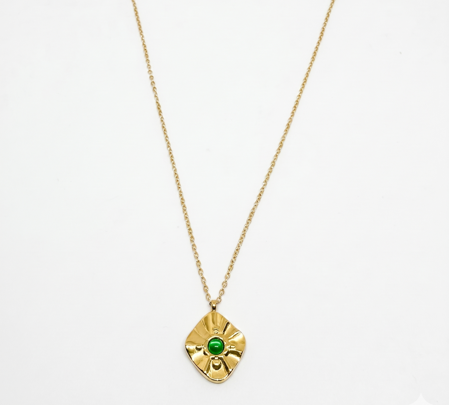 Vintage-style gold-plated necklace with Green Stone