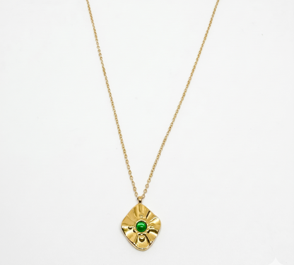 Vintage-style gold-plated necklace with Green Stone